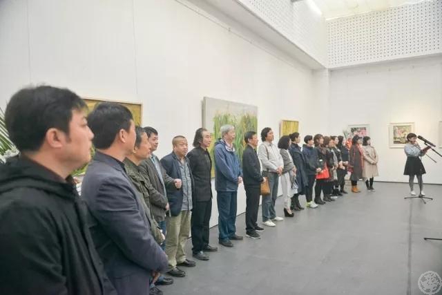 “灼灼其华”女艺术家油画邀请展 我社青年女编辑作品参展